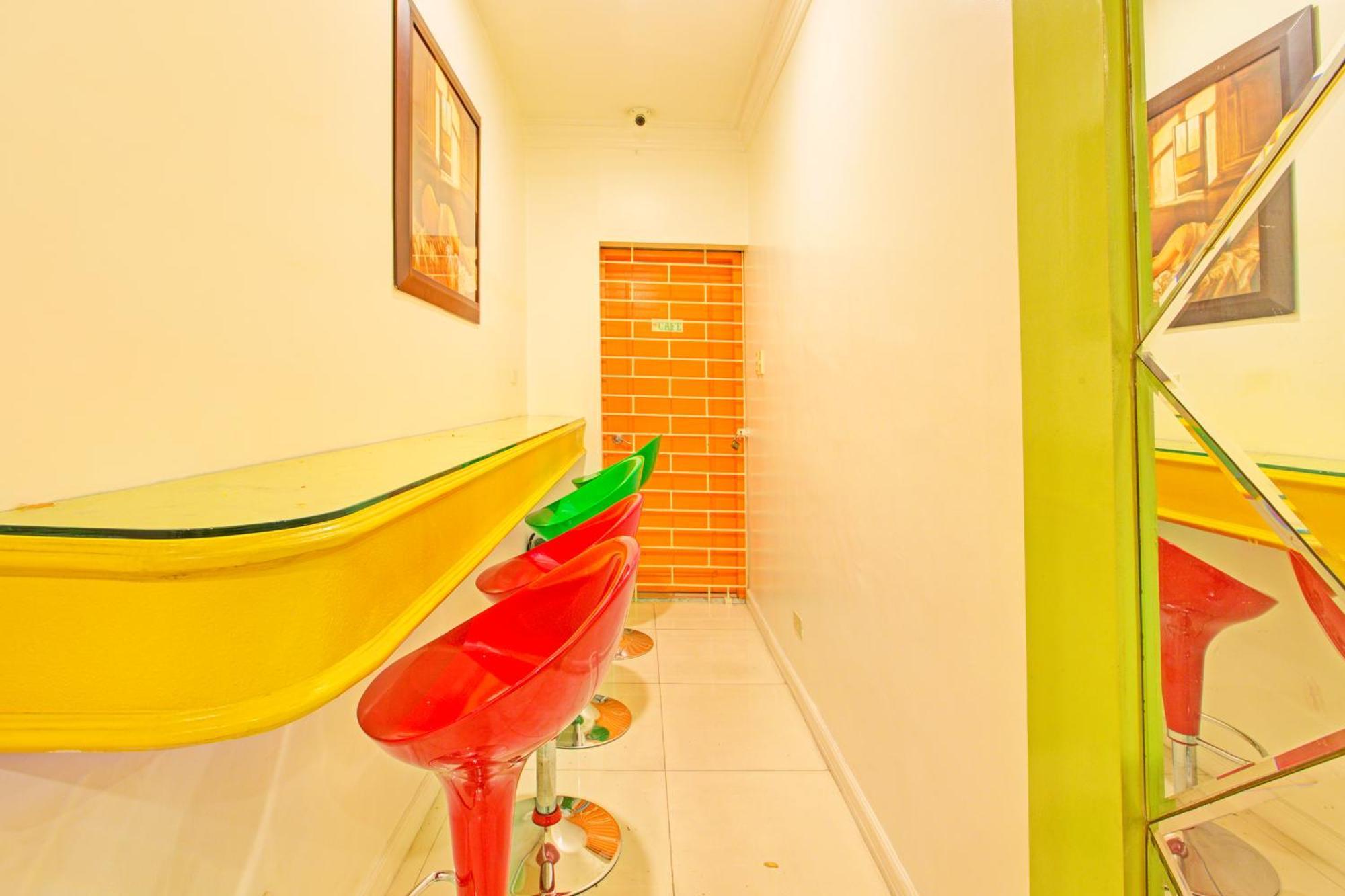 Townhouse Oak Vip Suites, Near Pnr Pasay Evangelista, Makati Manila Makati City Zewnętrze zdjęcie