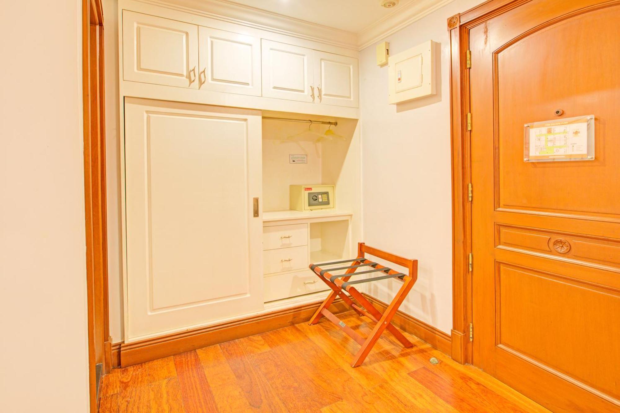 Townhouse Oak Vip Suites, Near Pnr Pasay Evangelista, Makati Manila Makati City Zewnętrze zdjęcie